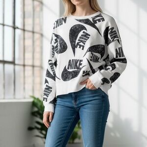 Nike Women’s 3X Black and White Swoosh Logo Doodle Art Oversized Sweatshirt B7